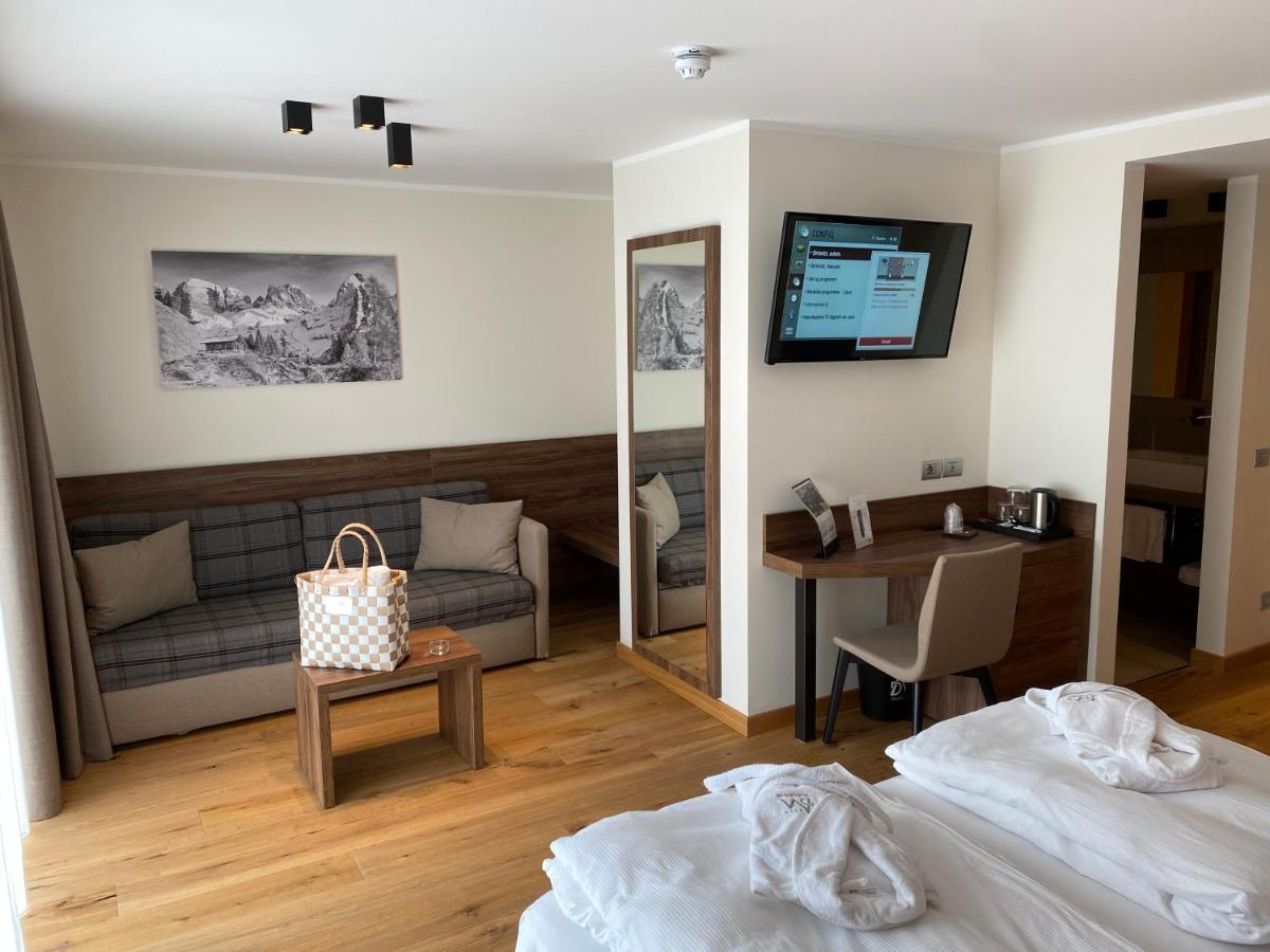 Dolomeet Boutique Hotel Pinzolo Eksteriør bilde
