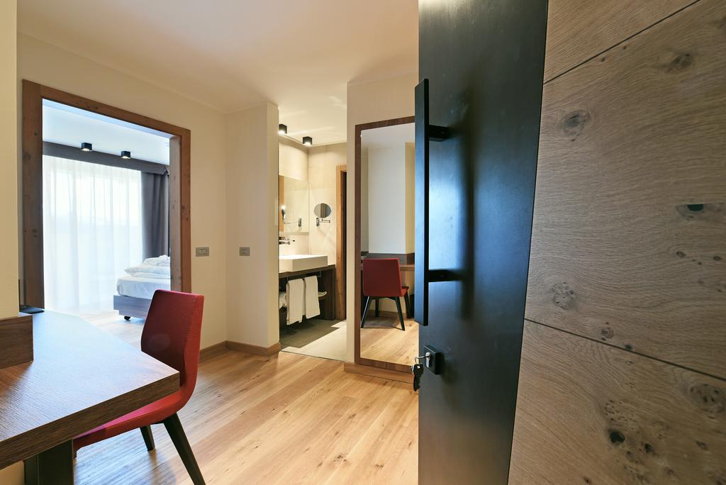 Dolomeet Boutique Hotel Pinzolo Eksteriør bilde
