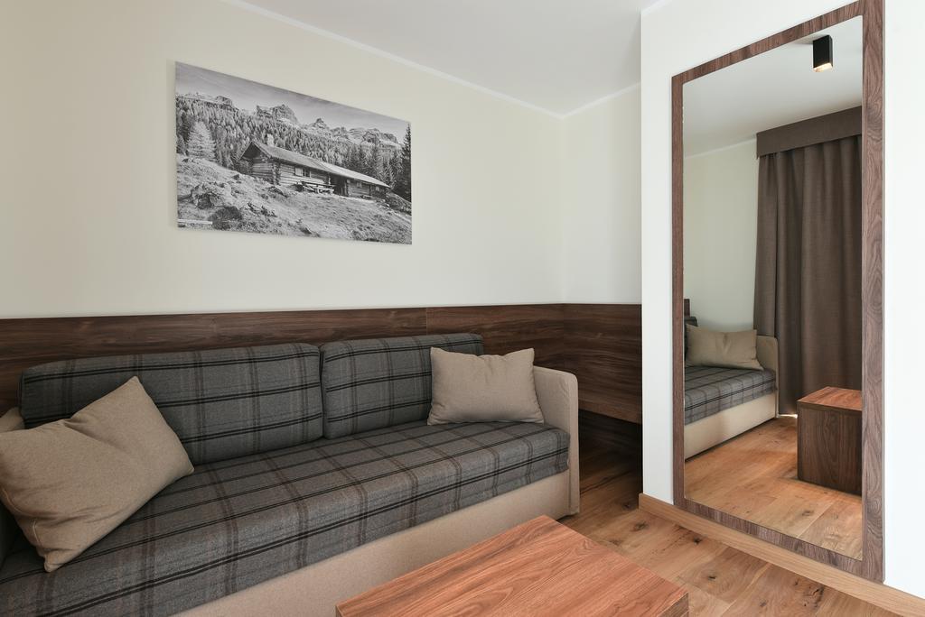 Dolomeet Boutique Hotel Pinzolo Eksteriør bilde
