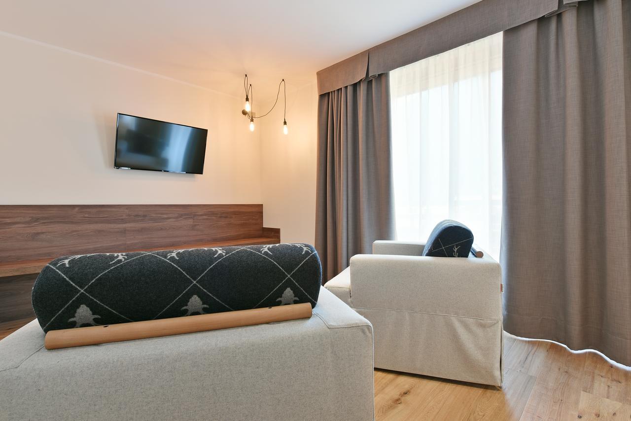 Dolomeet Boutique Hotel Pinzolo Eksteriør bilde